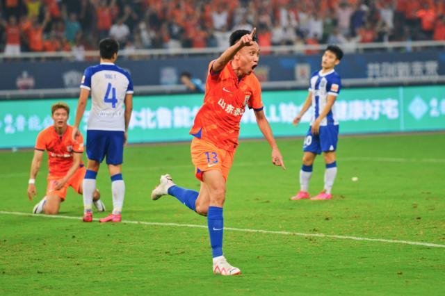 竞技宝-1次不行再来一次！张弛献绝杀 成队史最年长进球者