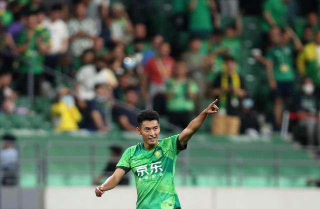 竞技宝官网-【中超】王子铭双响张稀哲300场破门 国安6比2沧州